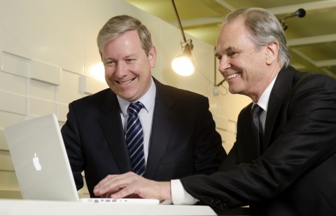Victorian Health Minister David Davis MLC and Professor Michael Georgeff try out cdmNet