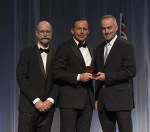 (left to right) Mr Greg Miller, Principal Seacliff Primary School (SA); The Hon Tony Abbott MP, Prime Minister of Australia; Mr Brian Schiller, Prime Minister’s Prize for Excellence in Science Teaching (Primary Schools) award recipient.