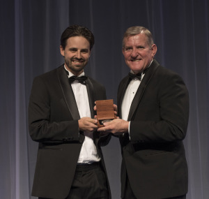 (left to right) Dr Matthew Hill, Malcolm McIntosh Prize, Physical Scientist of the Year award recipient; The Hon Ian Macfarlane MP, Minister for Industry.