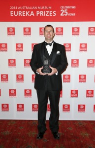 Tim Lyons with his Defence Science and Technology Organisation Eureka Prize for Outstanding Science in Safeguarding Australia. (Mark Metcalfe/Getty Images)