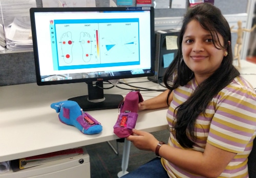 Smart socks help physiotherapists treat patients remotely