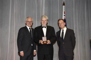 L-R: Prime Minister Malcolm Turnbull, Michael Aitken, Minister Greg Hunt (Photo credit: Prime Minister’s Prizes for Science)